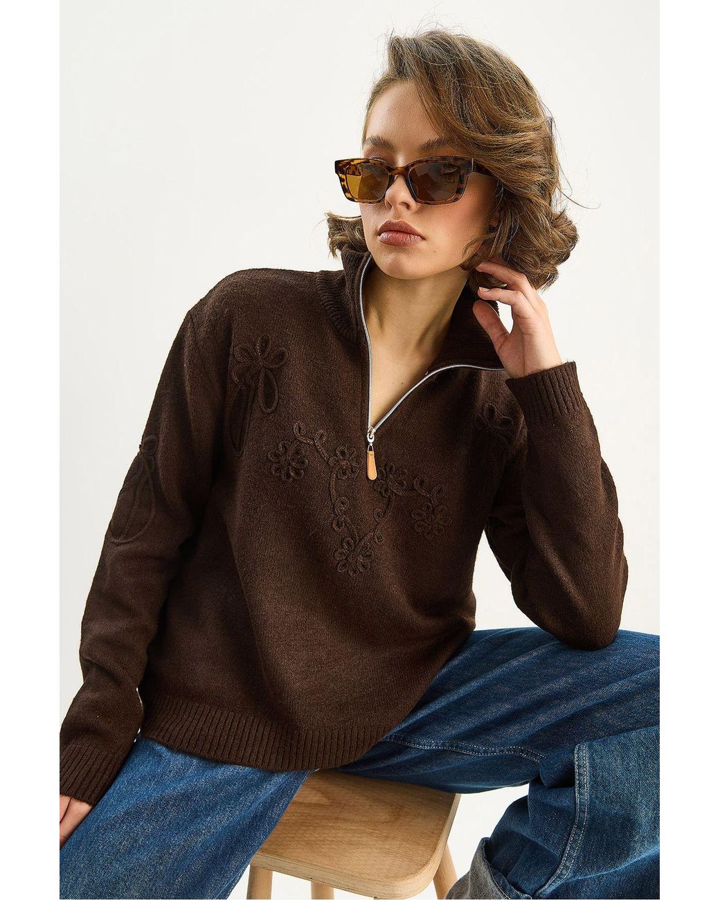 Bianco Lucci Brown Embroidery Detailed Zipped Collar Knit Sweater