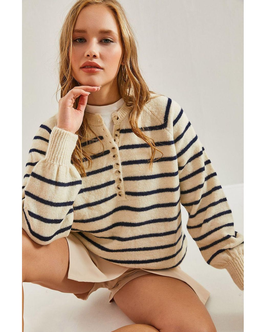 Bianco Lucci Brown Button-Collar Knit Sweater