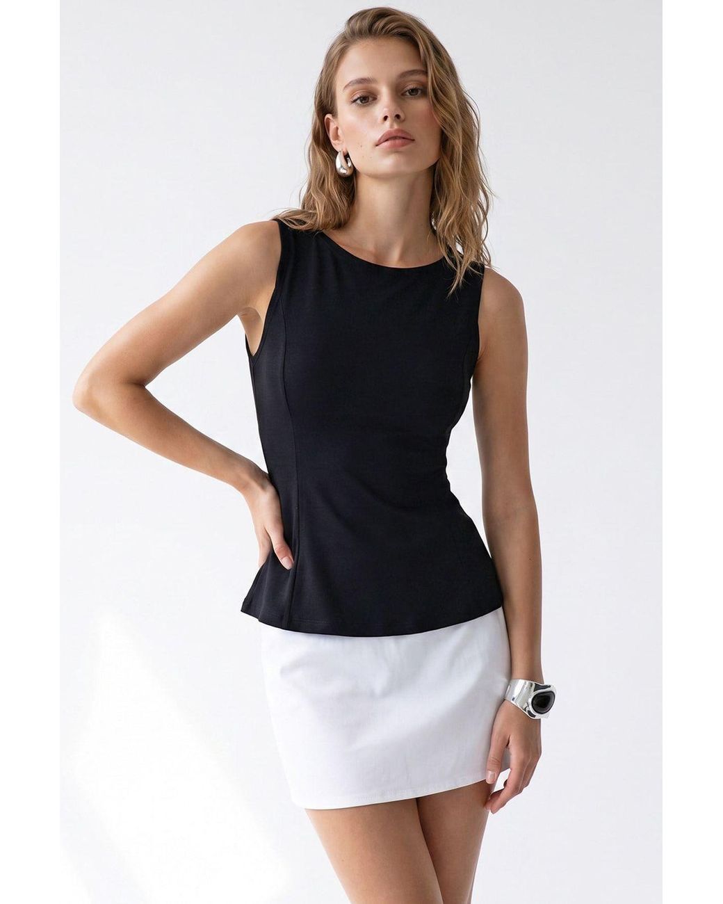 MixRay Black Sleeveless Fitted Crew Neck Blouse