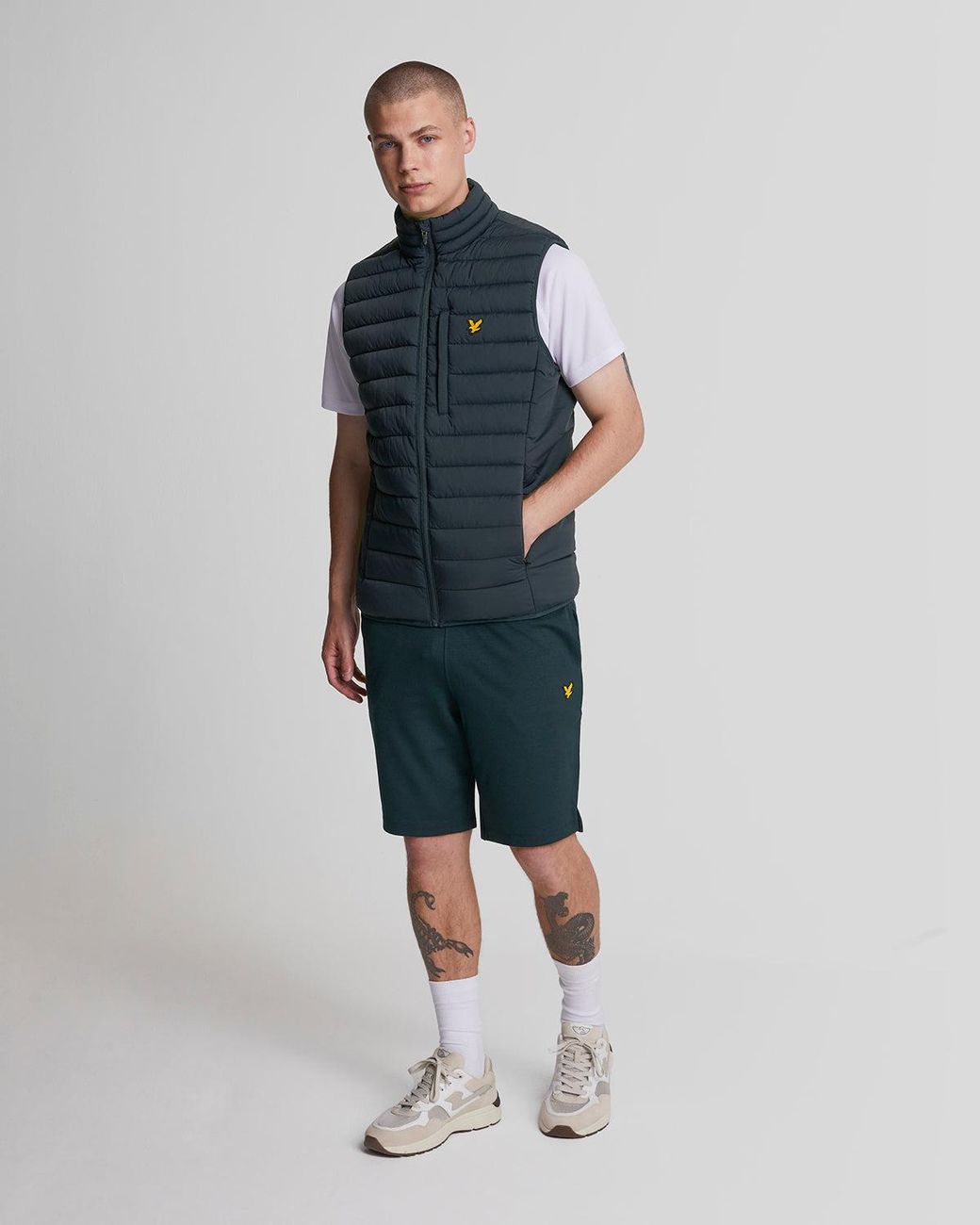 Lyle & Scott Blue Sports Lightweight Puffer Jacket for men