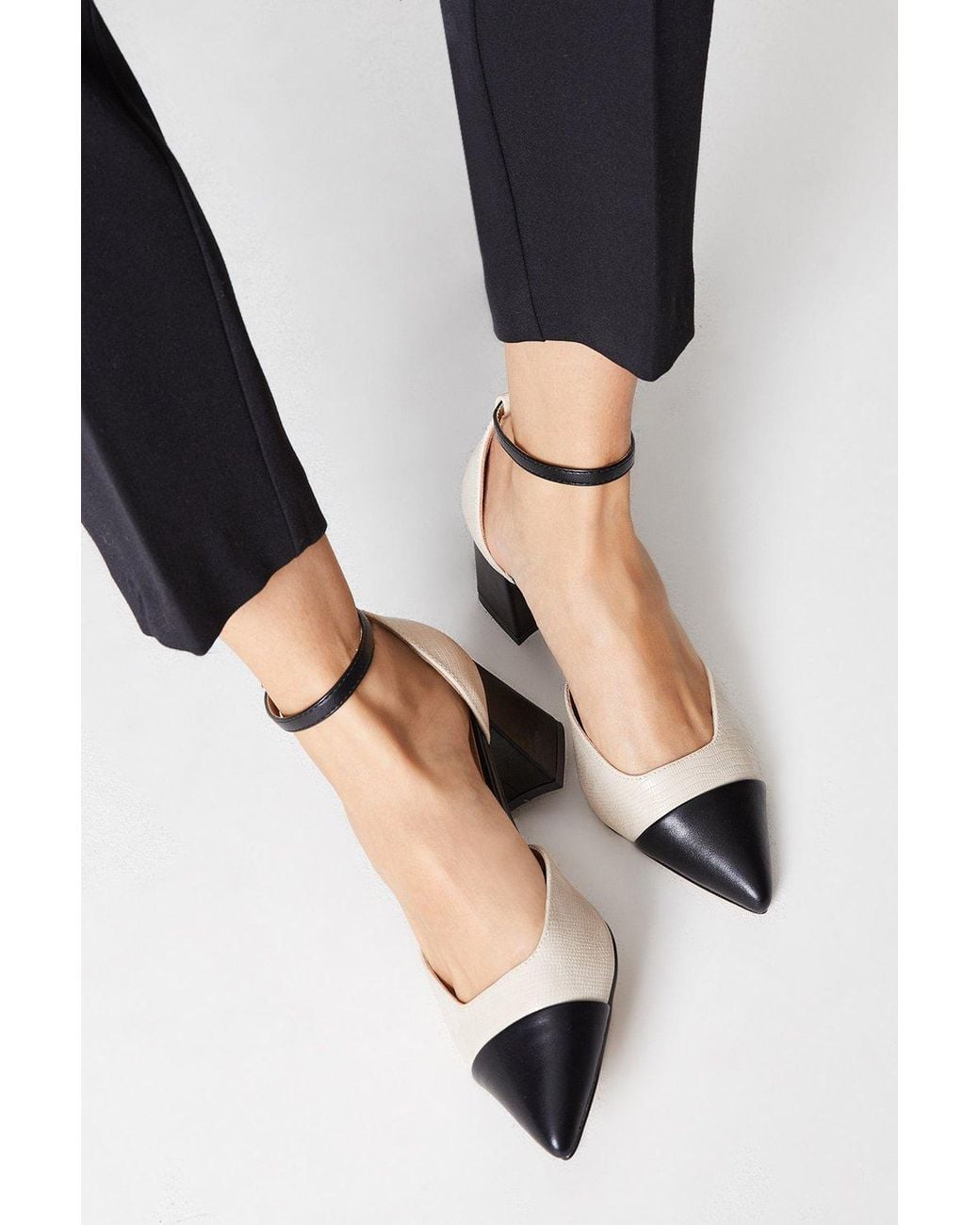 Wallis Black Wide Fit Dollis Pointed Two Part Toe Cap Courts