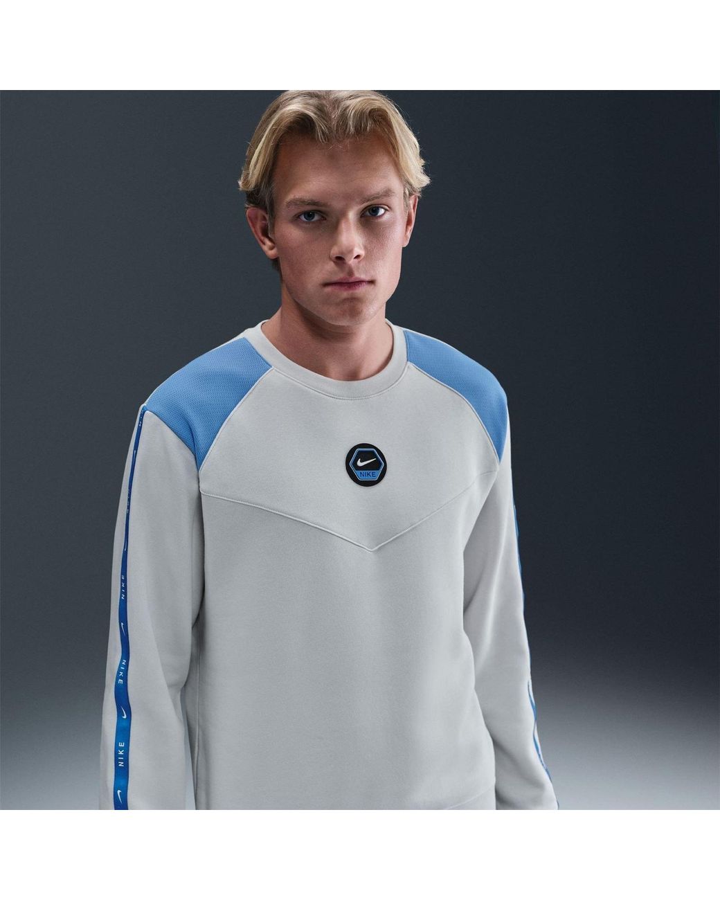 Nike Blue Crew Neck Ribbed Collar Long Sleeve Raglan Sweatshirt for men