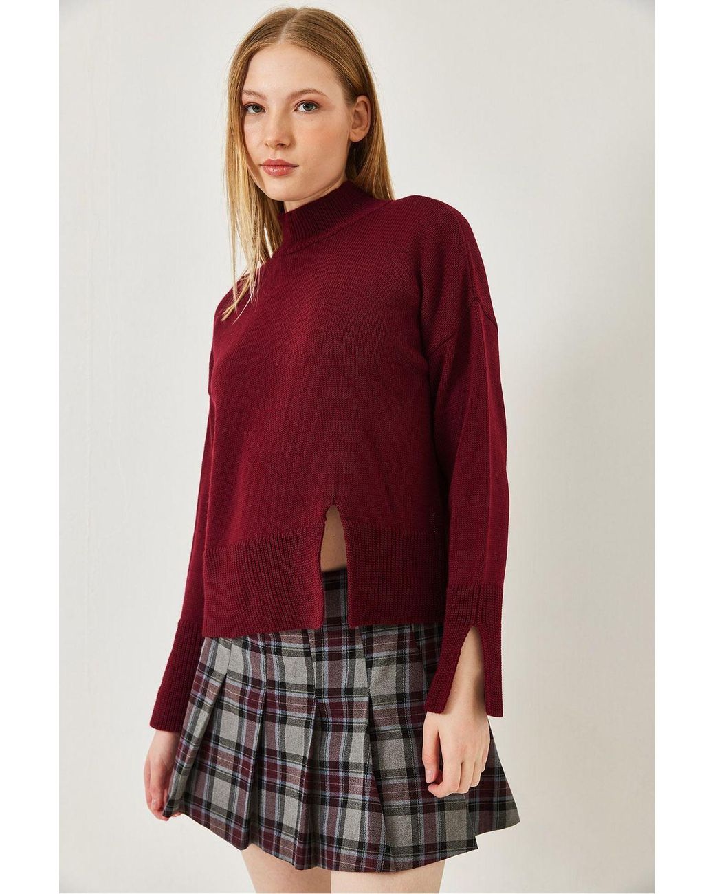 Bianco Lucci Red Relaxed Fit Turtleneck Sweater With Slit