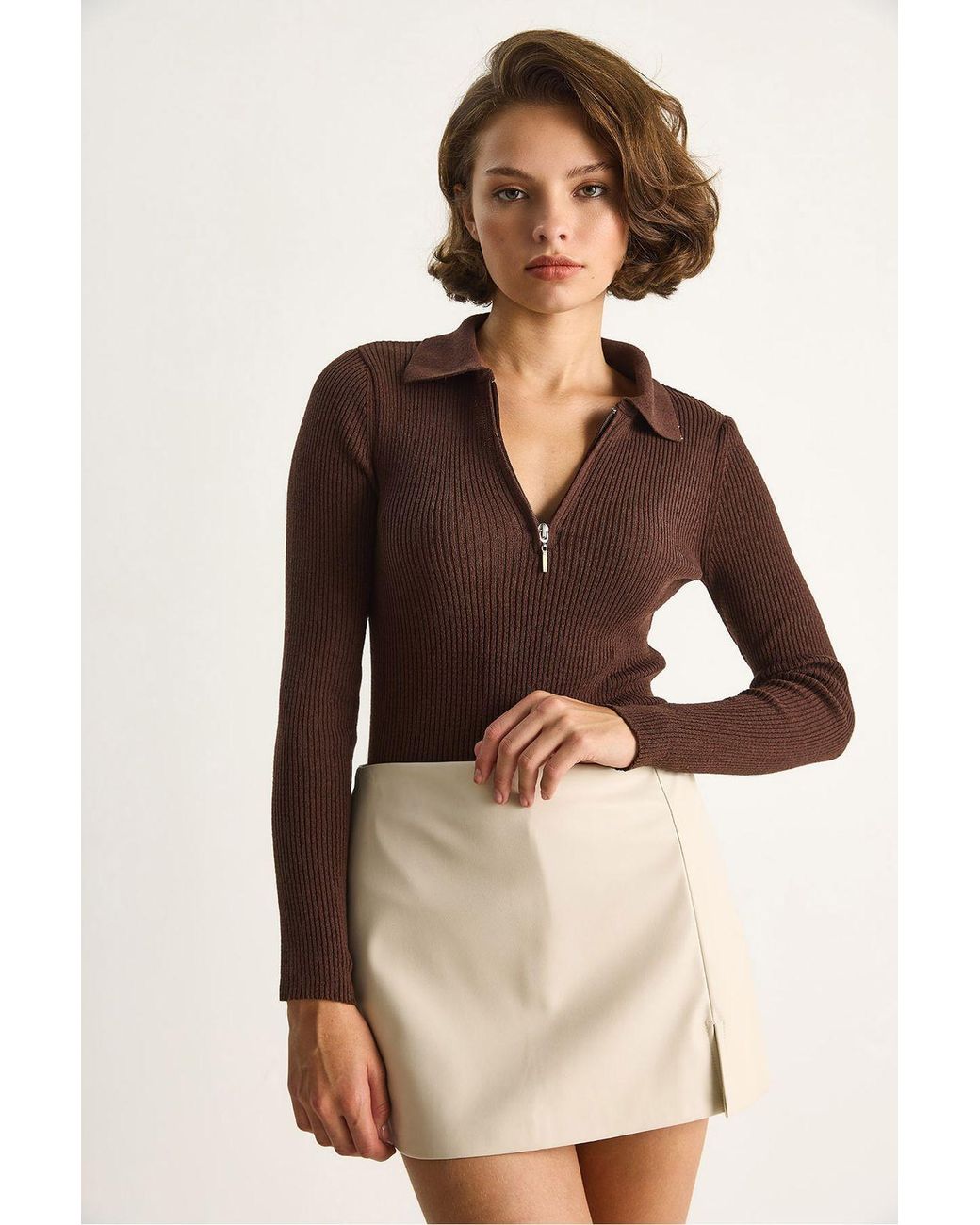 Bianco Lucci Brown Sweater With Zipper Collar