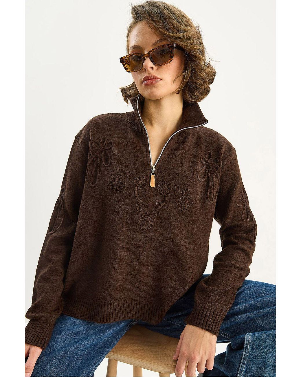 Bianco Lucci Brown Embroidery Detailed Zipped Collar Knit Sweater