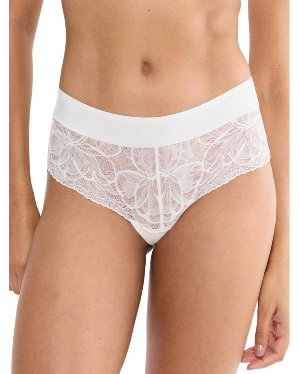 Triumph White Body Make-Up Illusion Lace Short