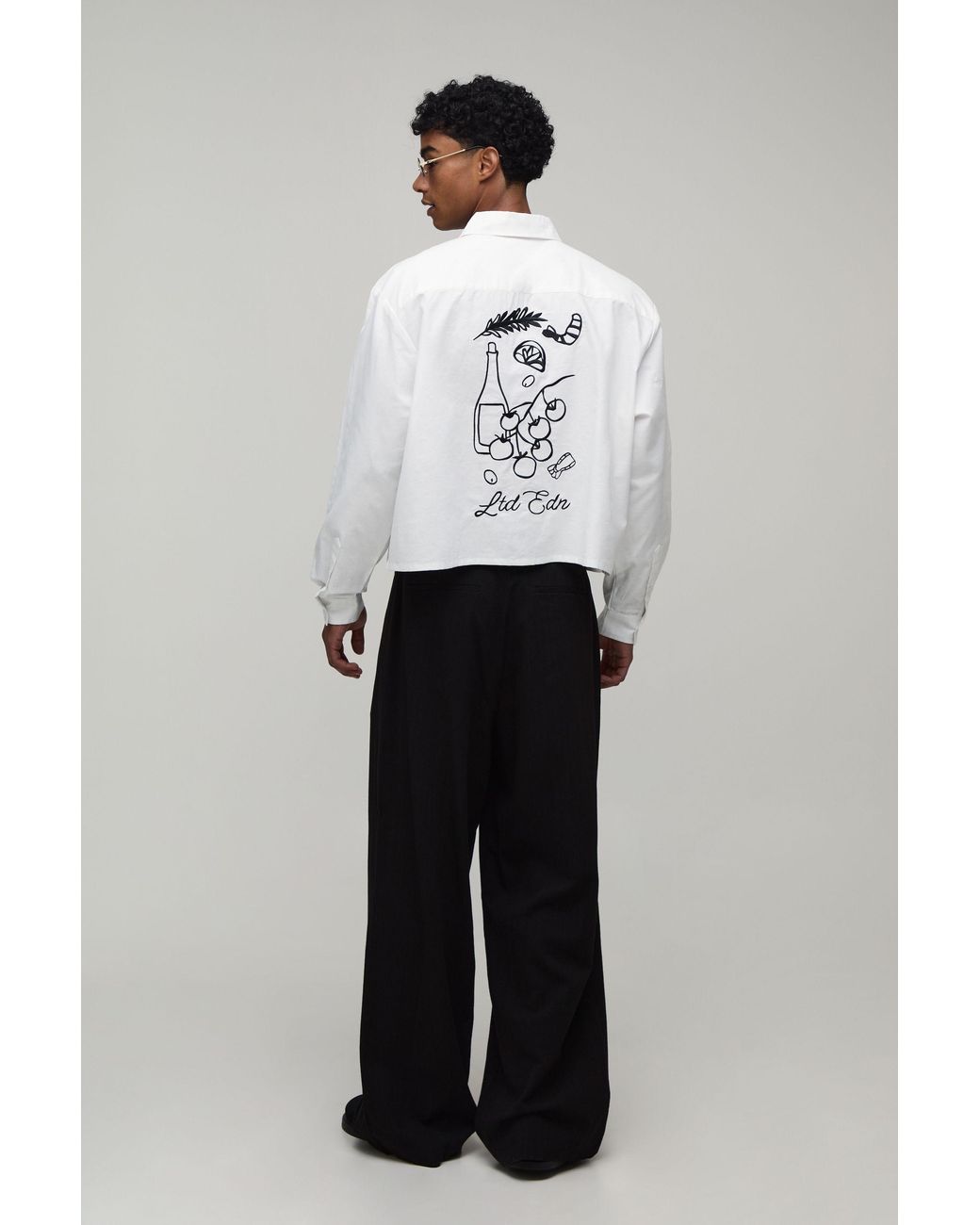BoohooMAN Gray Boxy Crop Back Embroidered Oxford Shirt for men