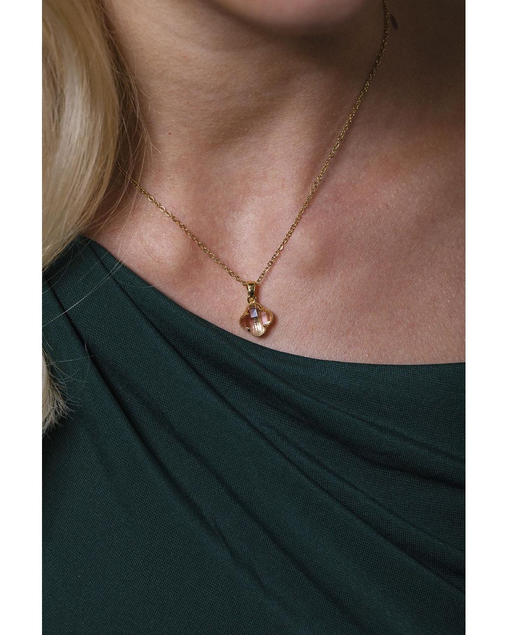 SVNX Green Blush Clover Crystal Pendant Necklace