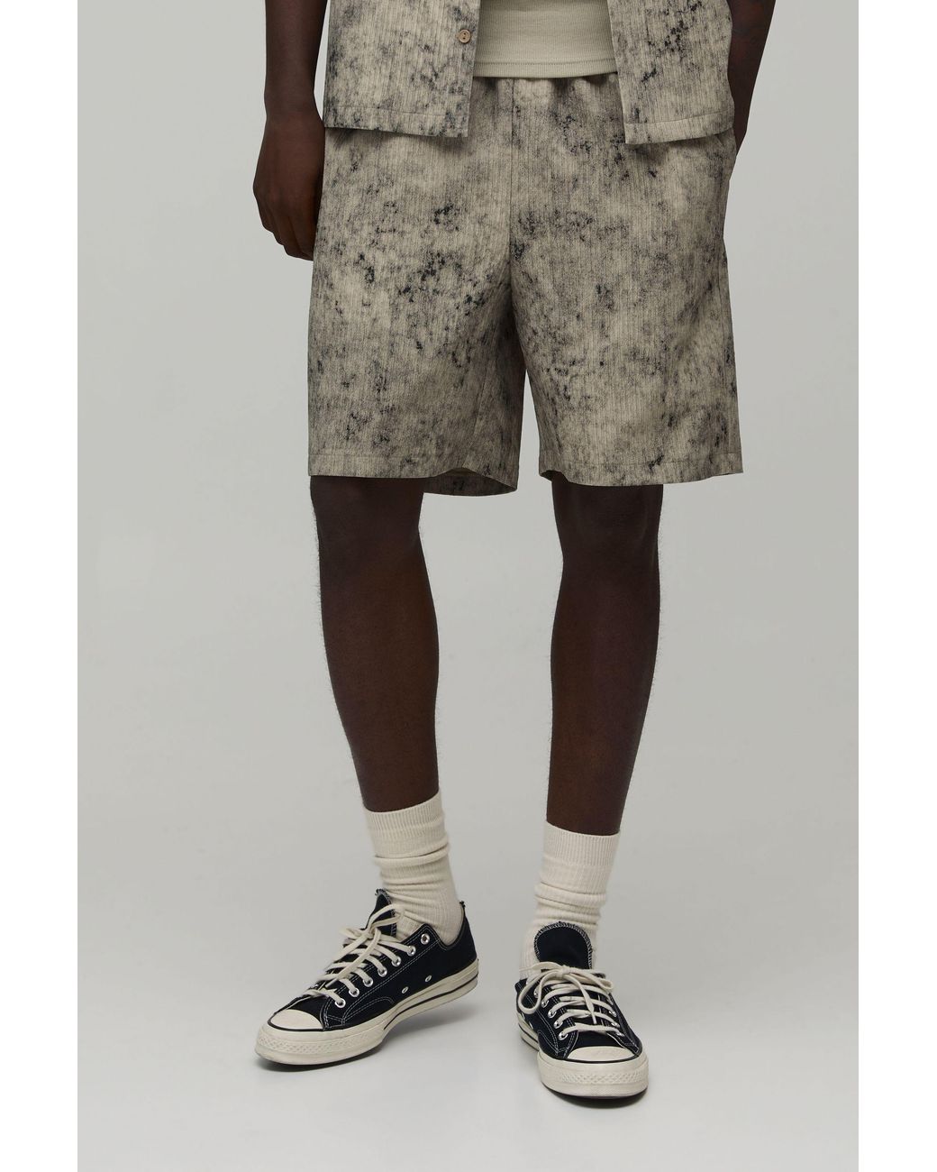 BoohooMAN Natural Relaxed Bleach Wash Textured Fit Shorts for men