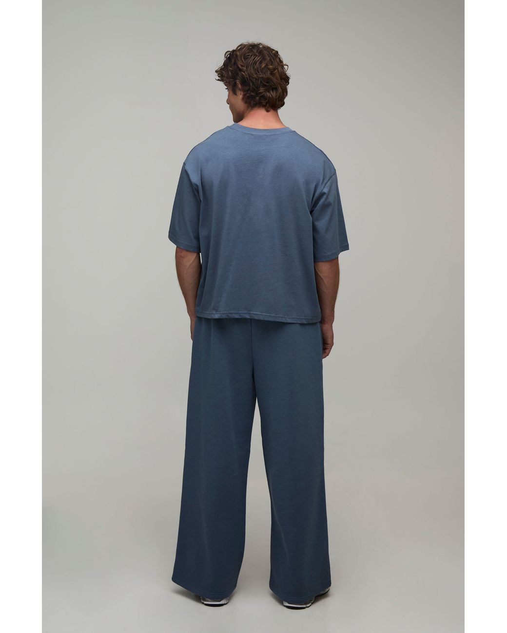 BoohooMAN Blue Essential Oversized Boxy Fit T- Shirt for men