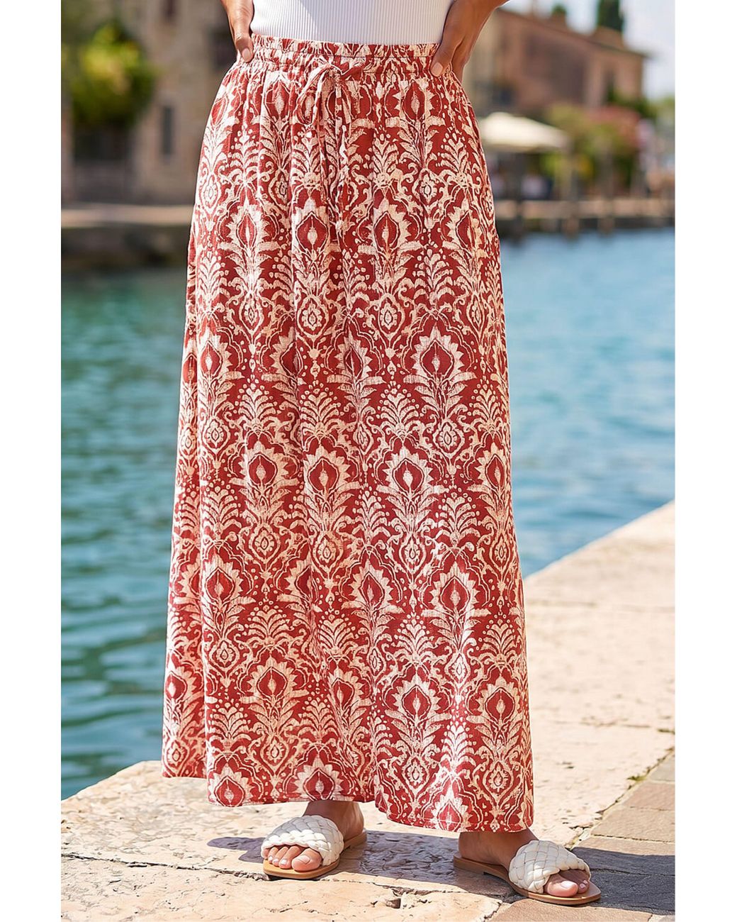Roman Red Tile Hem Print Stretch Skirt