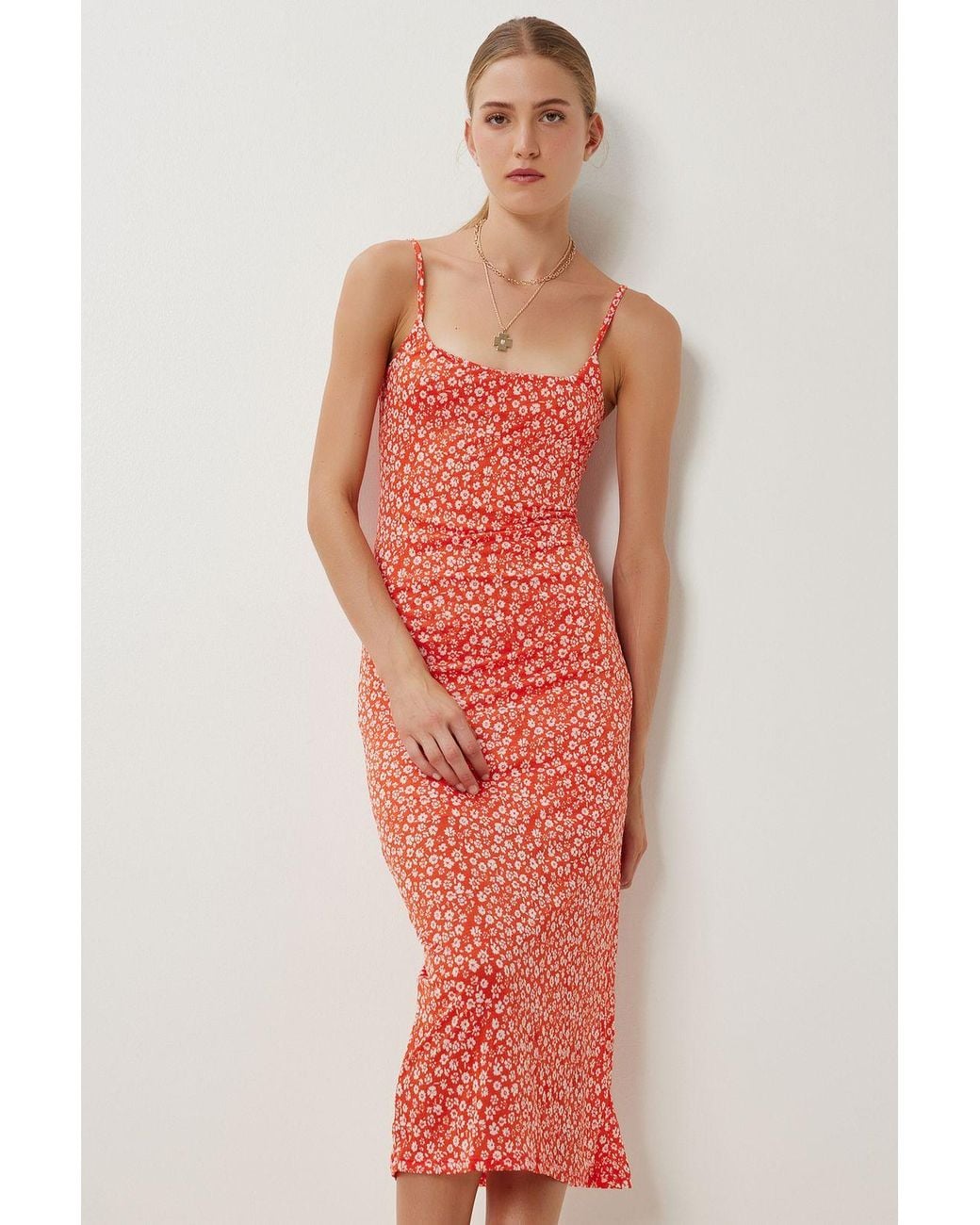Happiness İstanbul Red Square Collar Sleeveless Floral Midi Dress