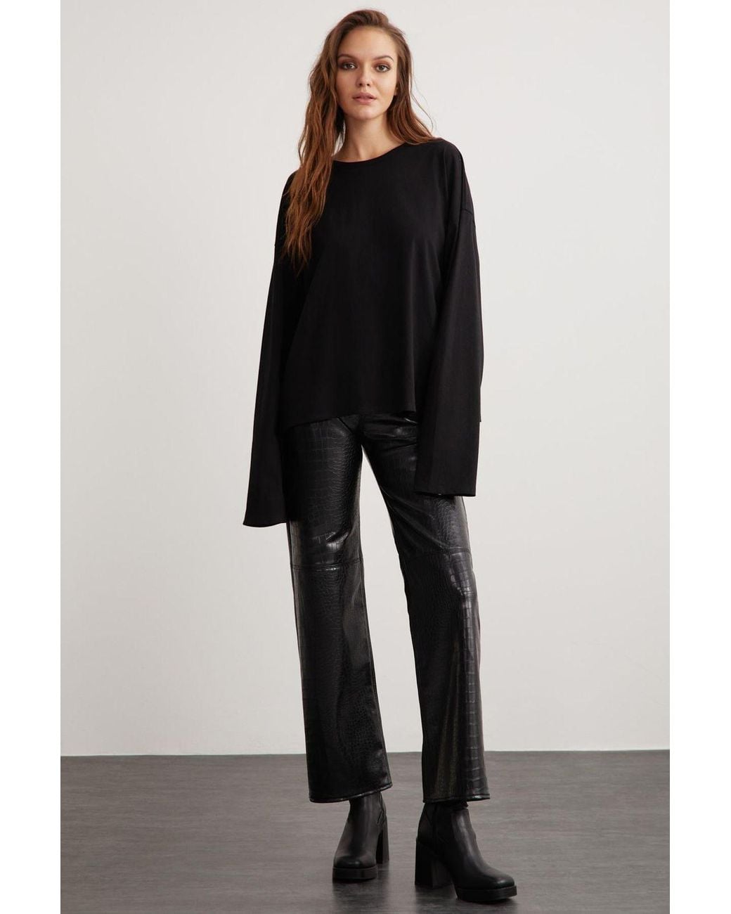 Grimelange Black Oversized Crew Neck T-Shirt