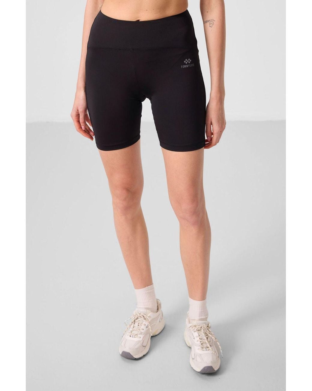 TOMMY LIFE Black Short High-Waist Sports Leggings
