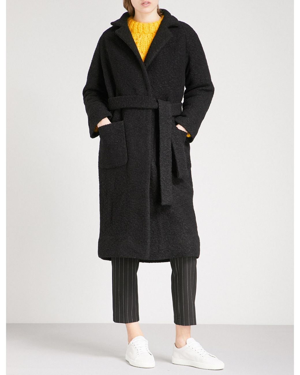 mave komfortabel Svømmepøl Ganni Fenn Bouclé Wool-blend Wrap Coat in Black | Lyst
