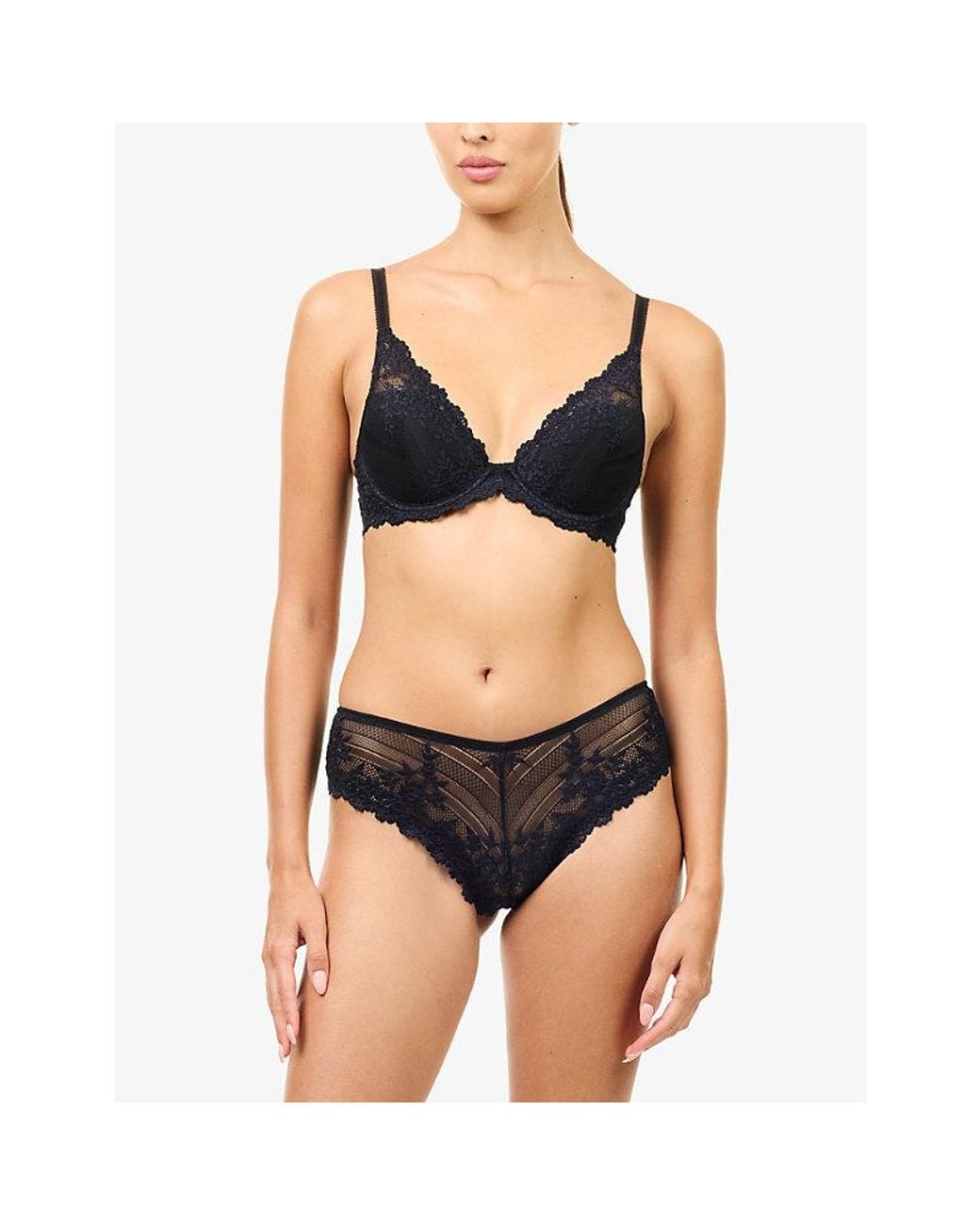 Wacoal Black Embrace Plunge Lace Bra