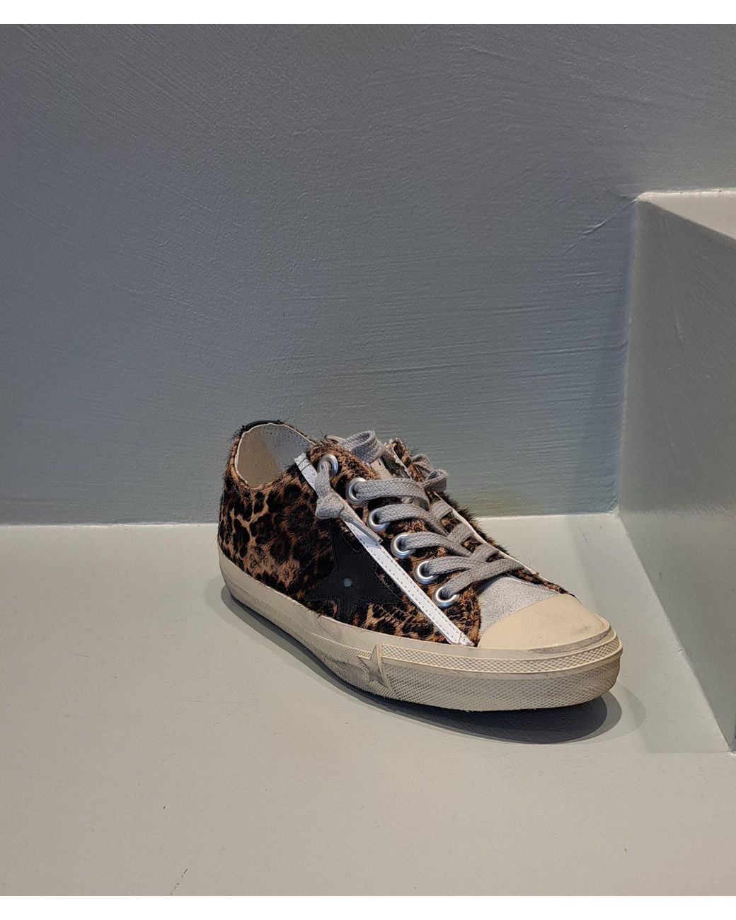 Golden Goose Deluxe Brand Brown V-Star 2 Low-Top Sneakers