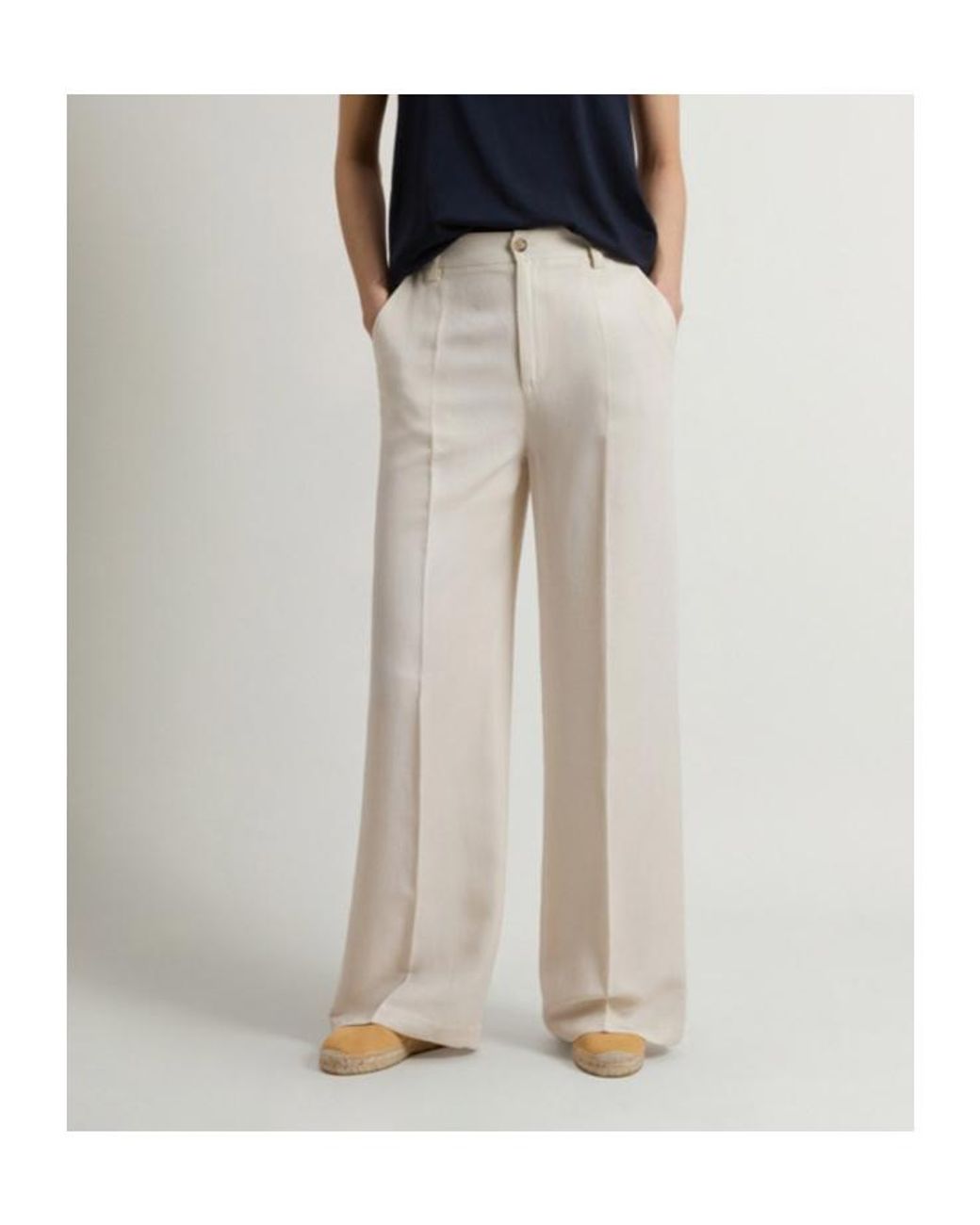 Woolrich White Pleated Straight Leg Pants