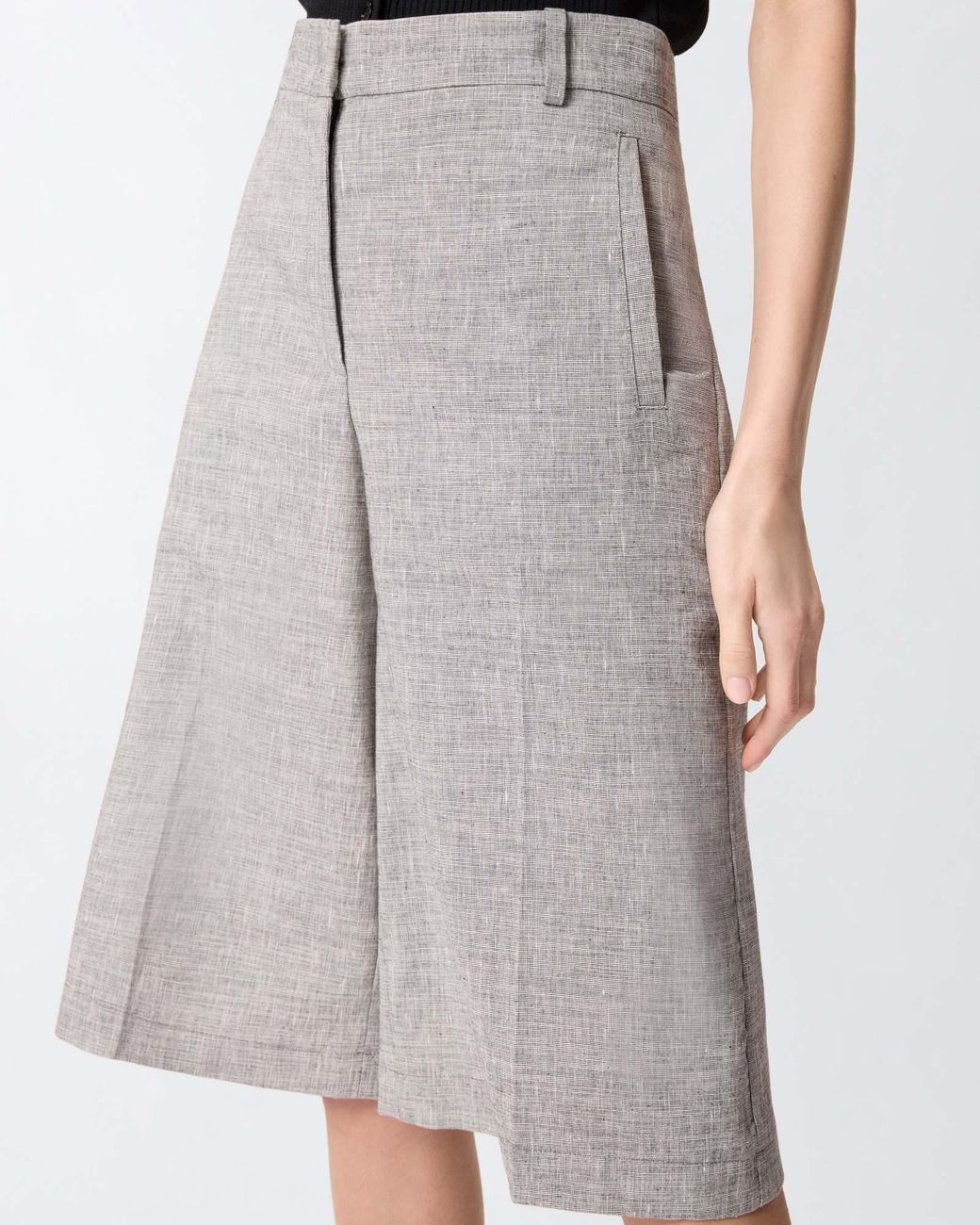 Pinko Gray Pleated Bermuda Shorts