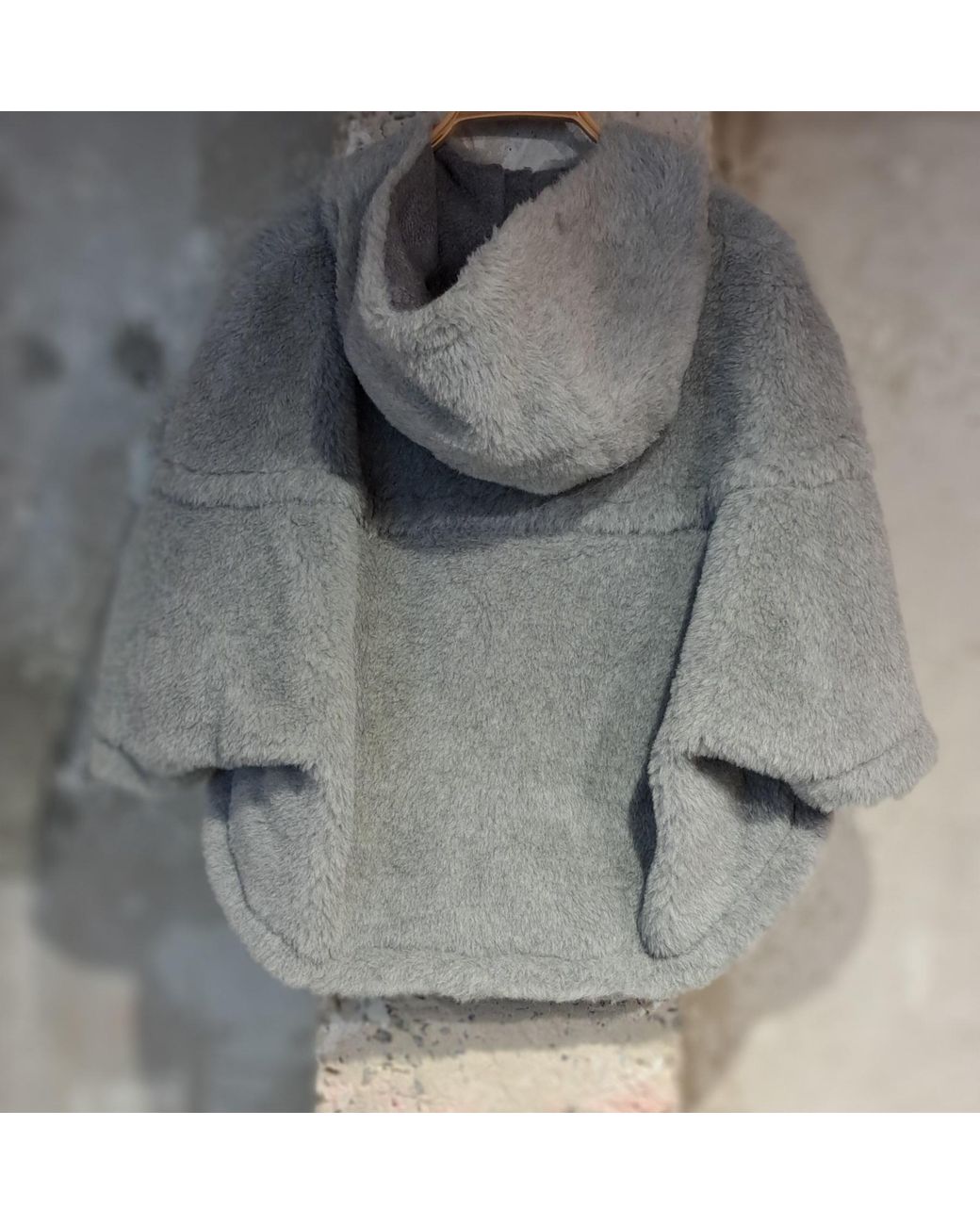 Max Mara Gray Long-Sleeved Fur
