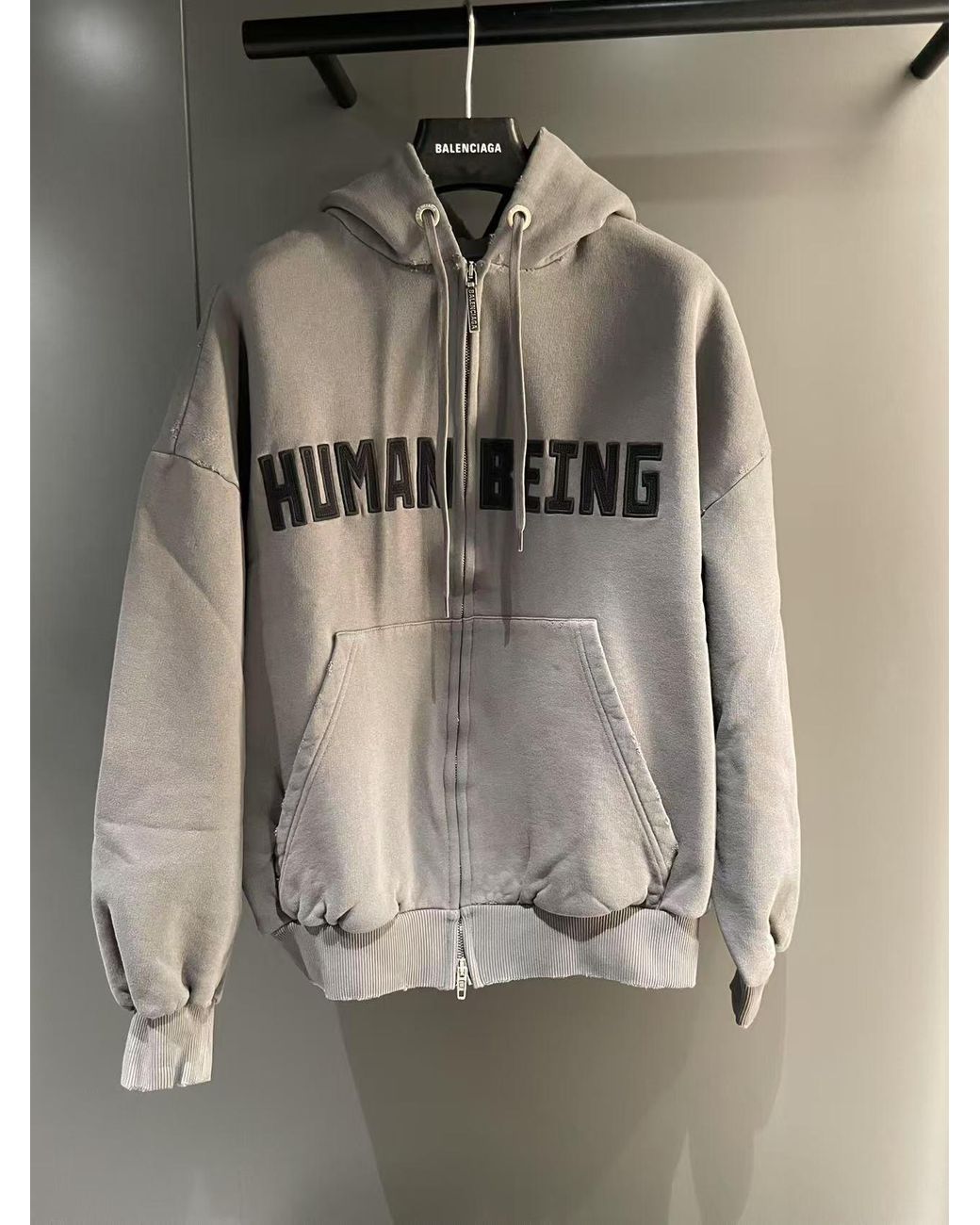 ★SALE★【送料関税無料】BALENCIAGA Human Being ShiftedHoodie Men's Human Being Shifted Zip-up Hoodie in Smoke Grey