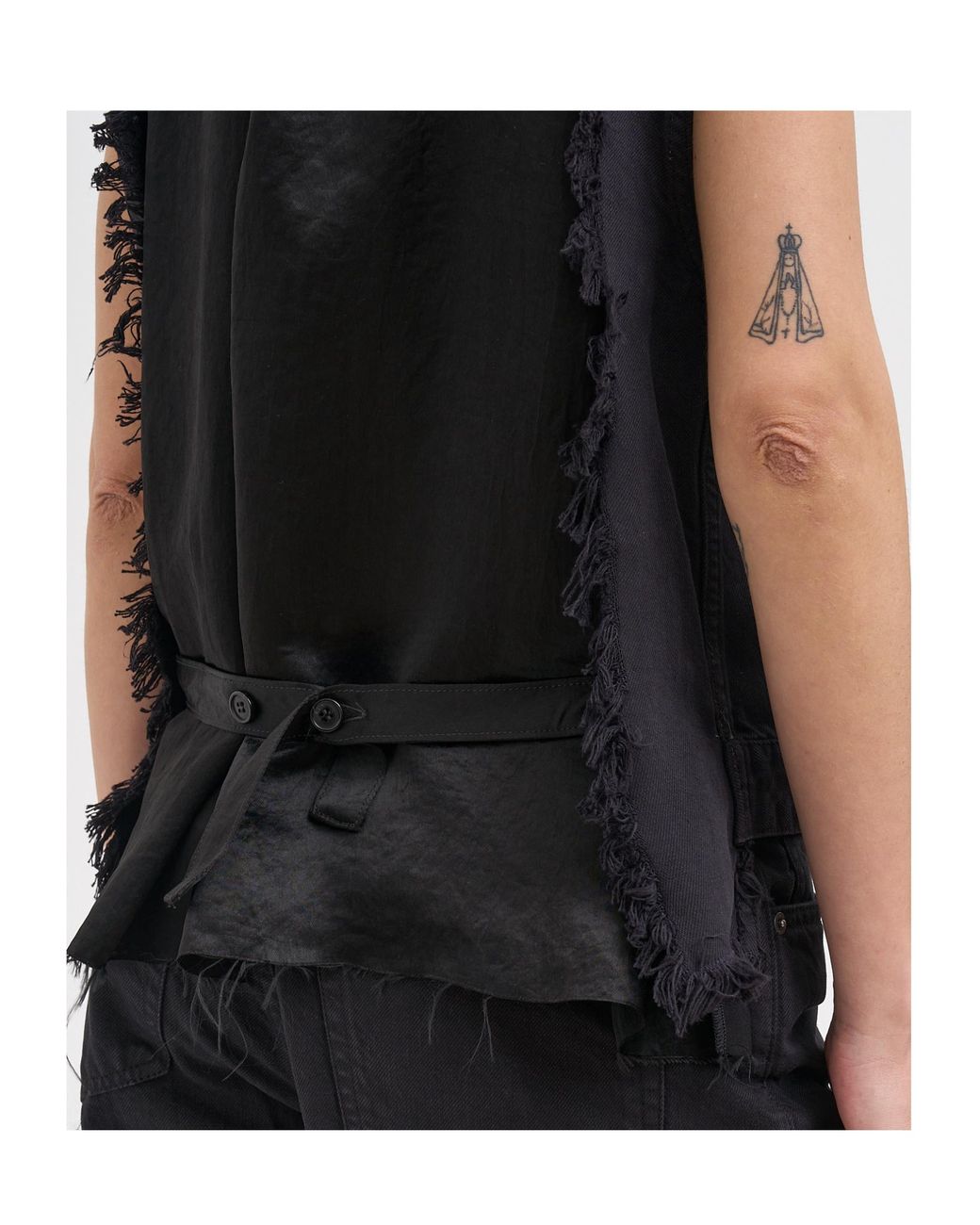Haikure Black Sleeveless Vest