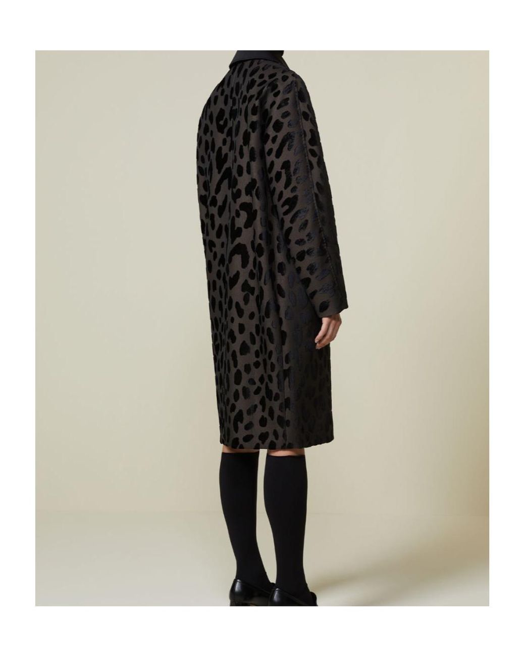 Max Mara Black Atelier Single-Breasted Spotted Velvet Coat