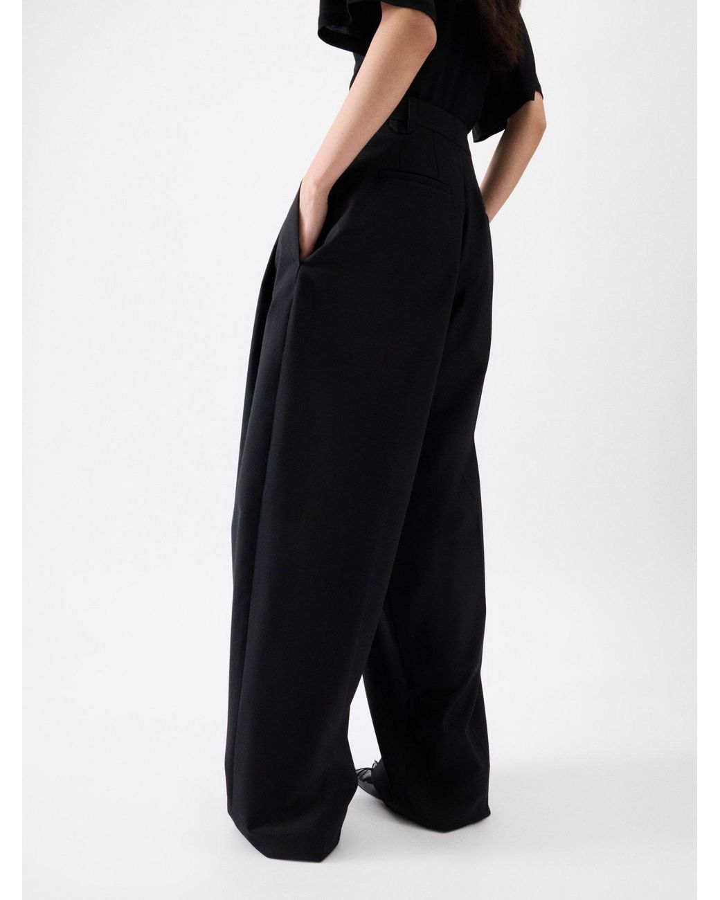 Jacquemus Black Pleated Wide-Leg Pants
