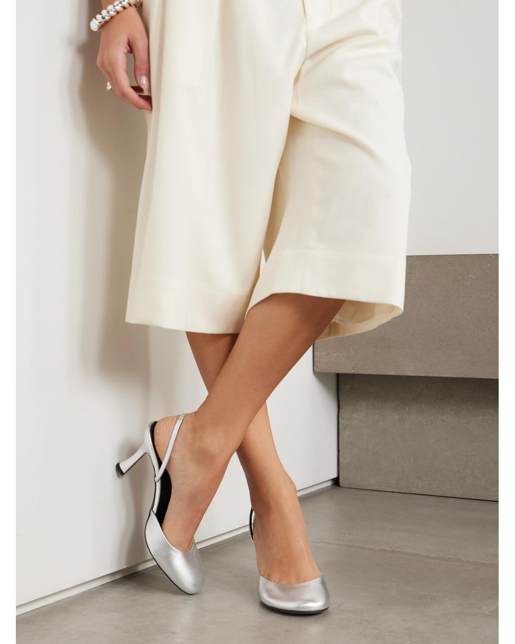 Neous White Minimalist Retro High Heels