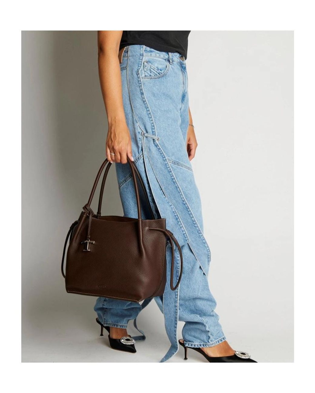 Tod's Brown Logo-Detailed Shoulder Bag