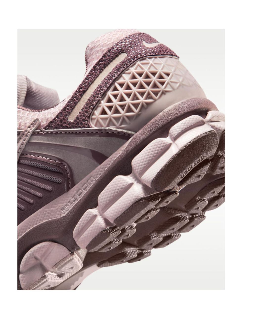 Nike Brown Zoom Vomero 5 Lace-Up Sneakers