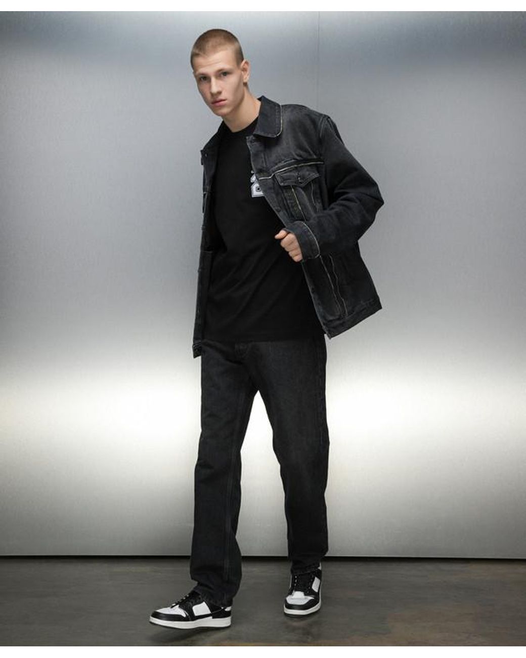 Off-White c/o Virgil Abloh Black Logo Patch Tapered Jeans for men