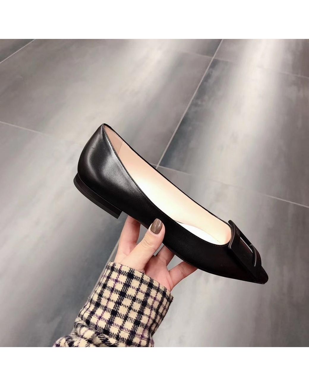 Roger Vivier Black Gommettine Pointed-Toe Flat Shoes