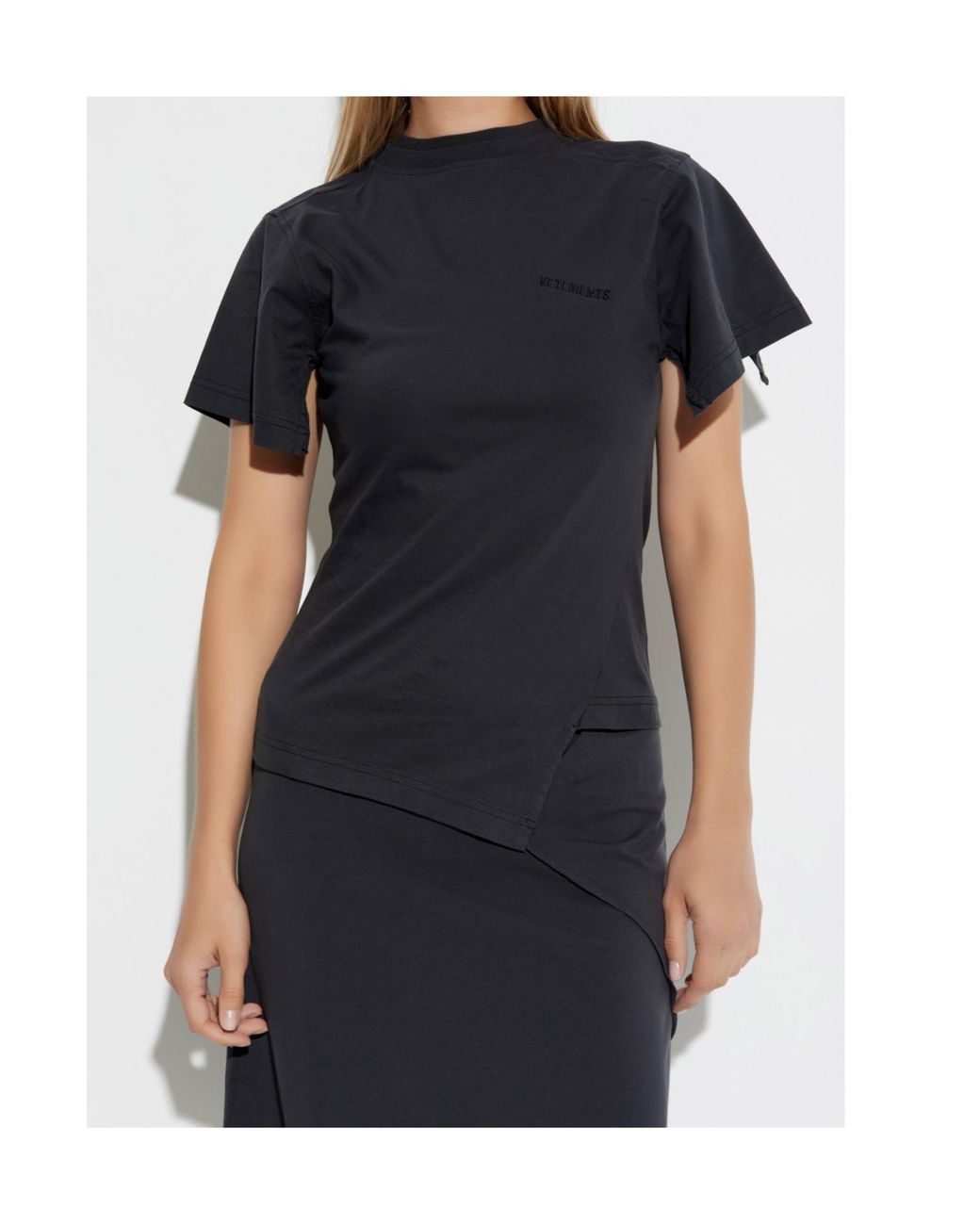 Vetements Black Logo Embroidered Asymmetric T-Shirt