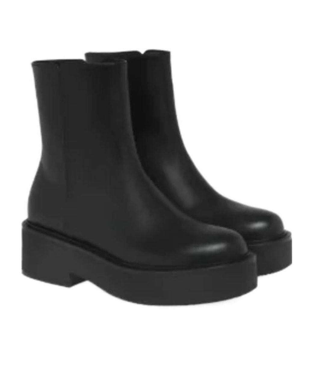 Gianvito Rossi Black Round-Toe Ankle Boots