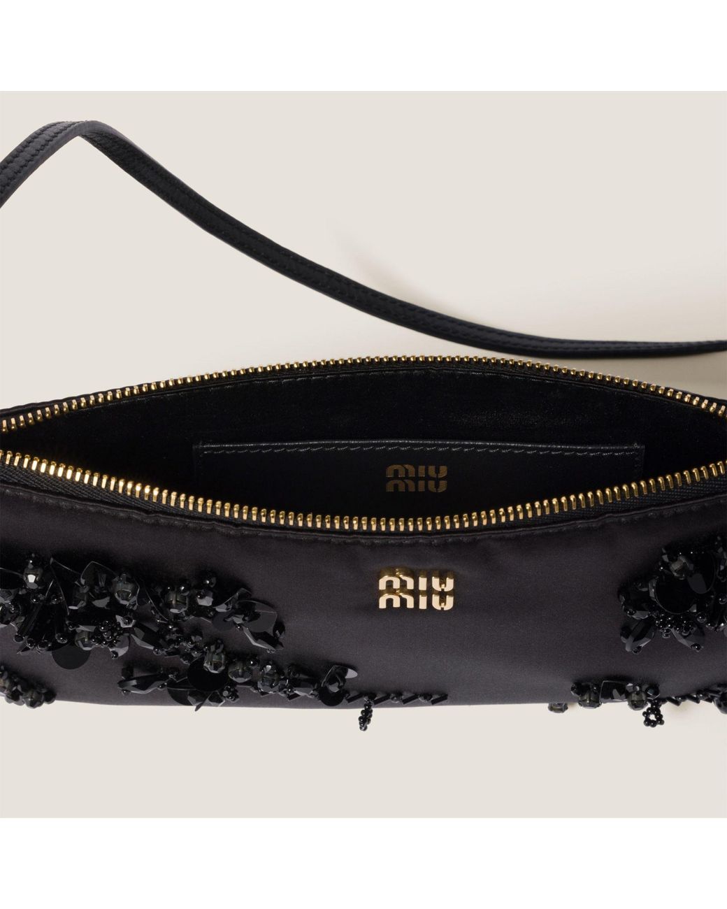 ☆EMIS☆ EMBOSSED MINI BAGBLACK m1037_1334931 Gucci Black Embossed Perforated Leather GG Top Handle Mini