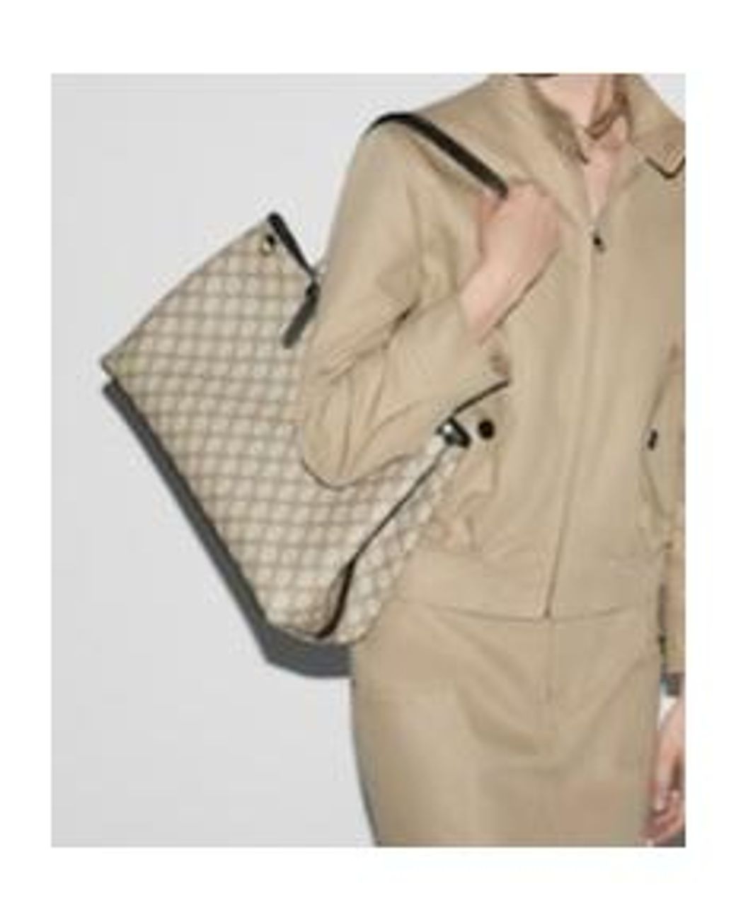 Gucci Natural Gg Emblem Large Tote Bag