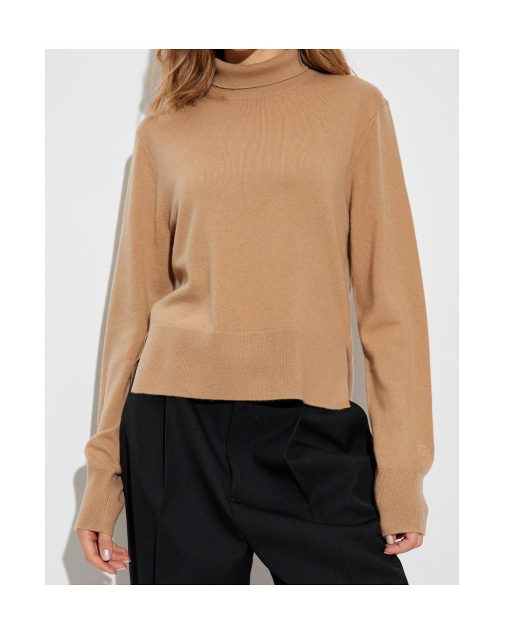 Totême  Natural Cashmere Turtleneck