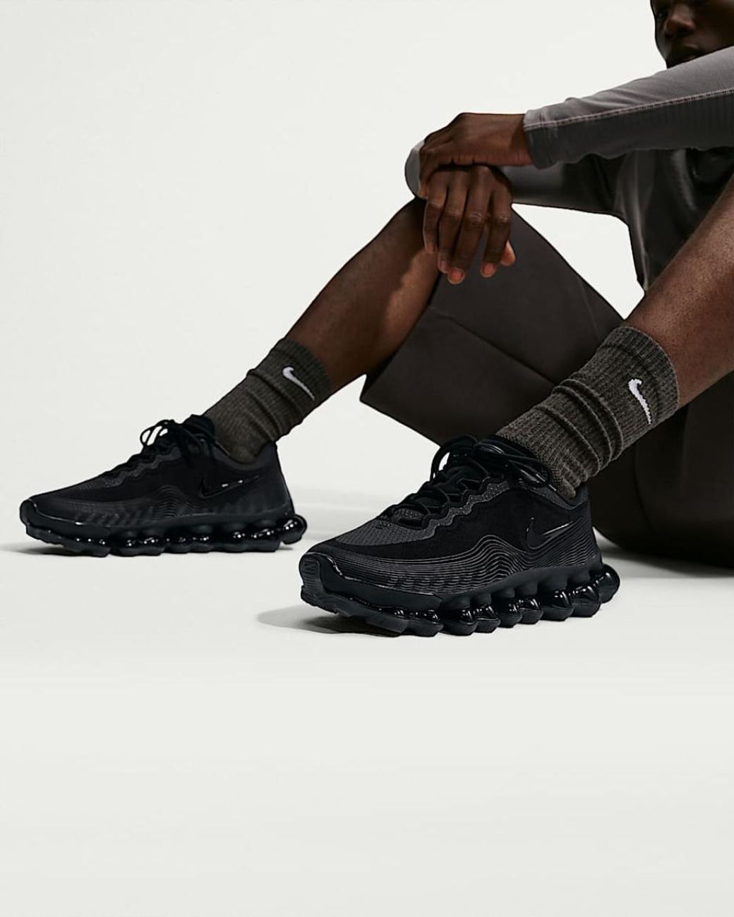 Nike Black Air Liquid Max Low-Top Sneakers for men