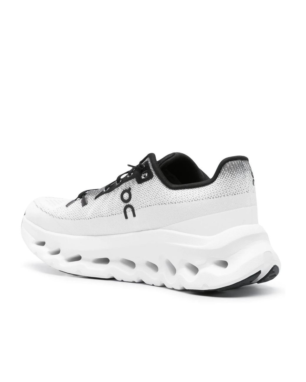 On Shoes White Cloudtilt Chunky Low-Top Sneakers