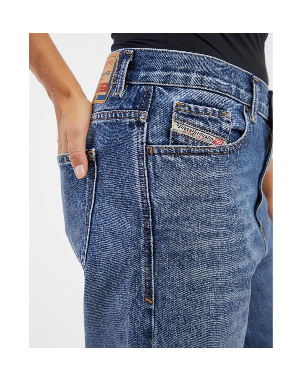 DIESEL Blue 2016 D-Air Mid-Rise Cropped Jeans