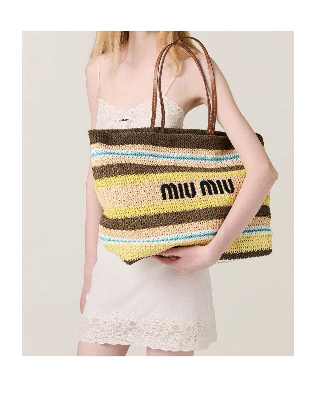 トートバッグ MIU MIU 5BG248_2DO3_F075R RAFFIA EFFECT WOVEN TOTE BAG Natural/blue Raffia-effect Woven Tote Bag | Miu Miu