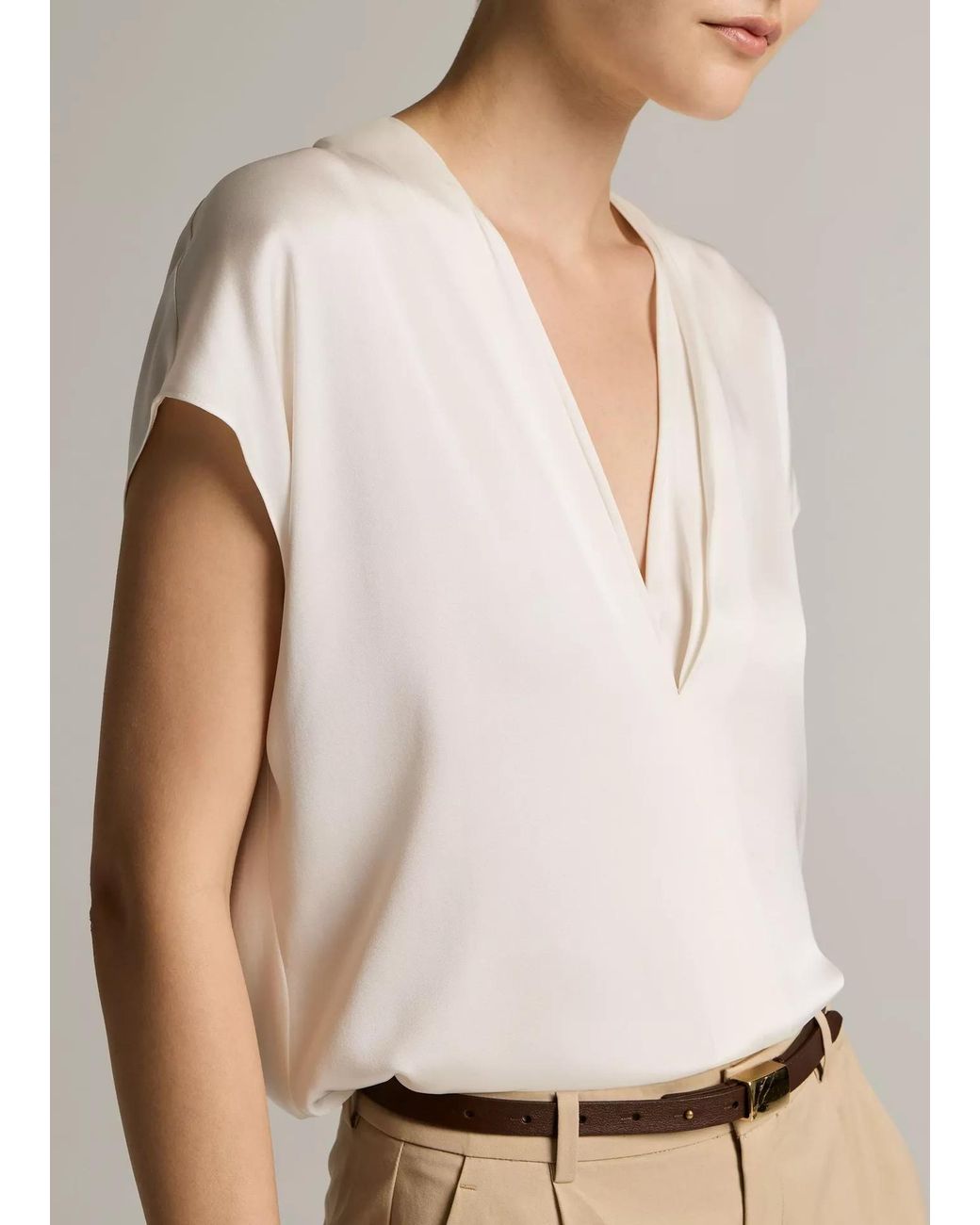 Vince Natural V-Neck Sleeveless Top