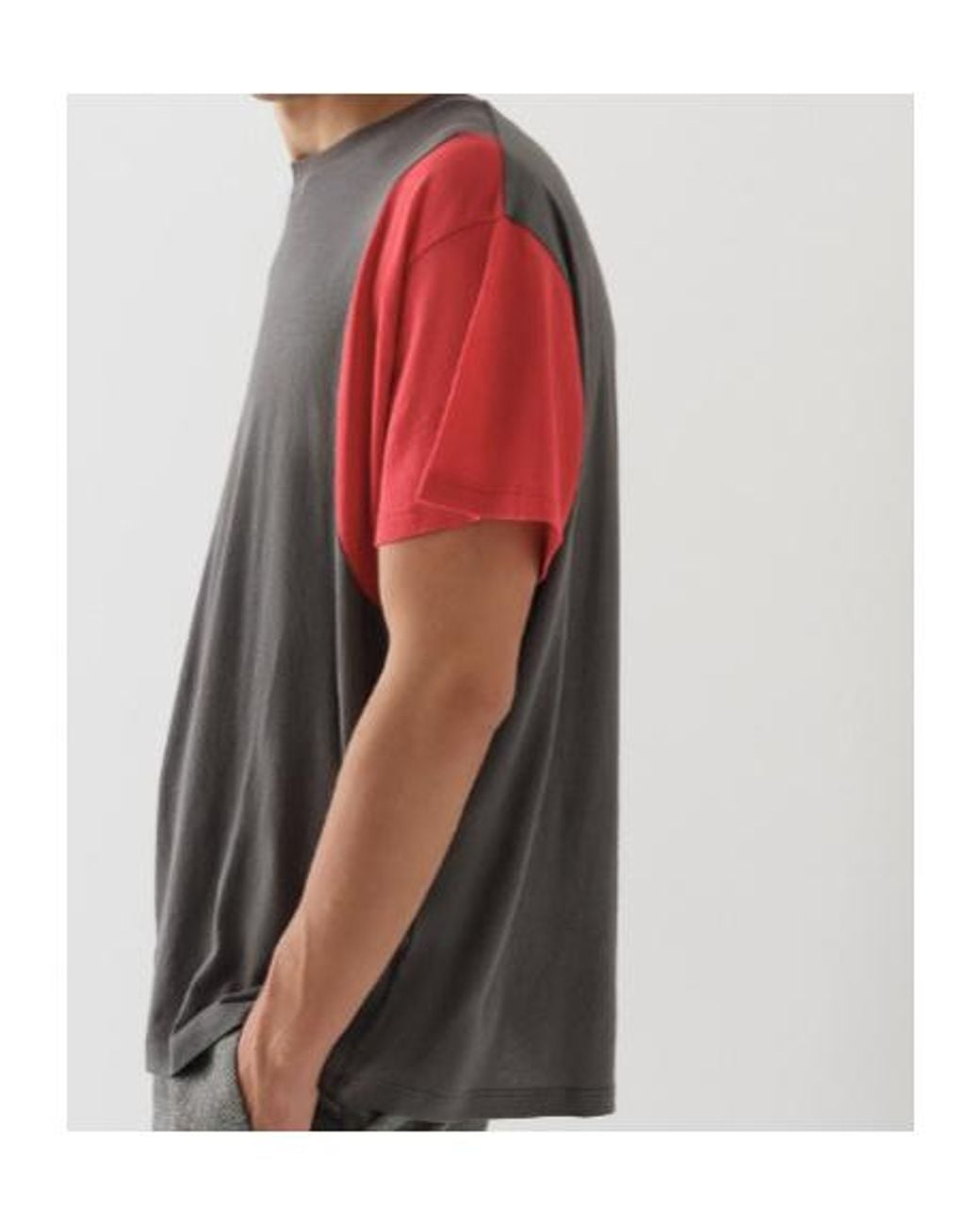 GIMAGUAS Red Steeve Crewneck T-Shirt