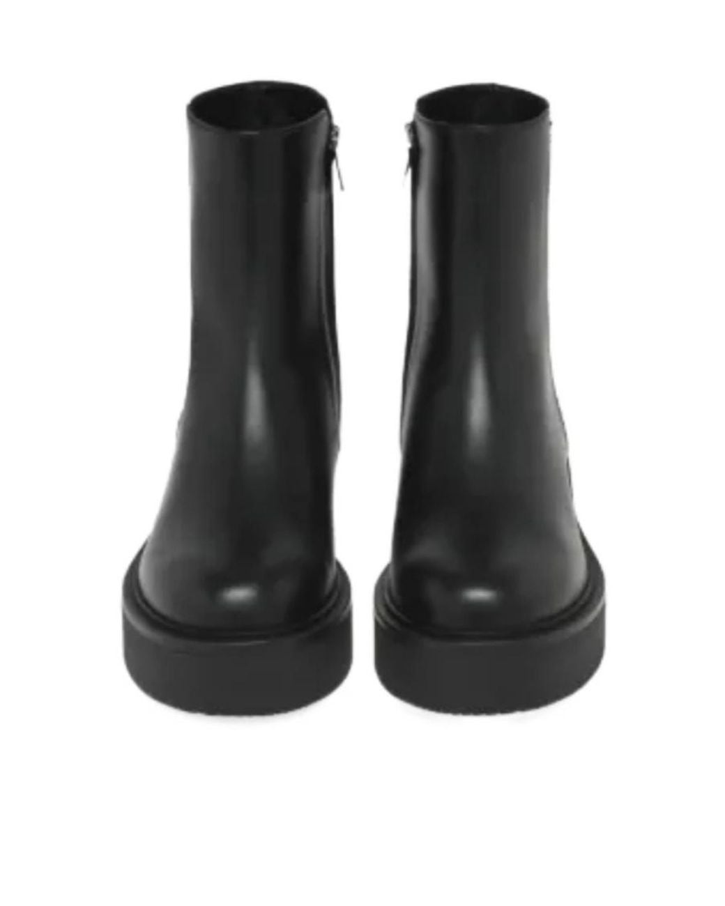 Gianvito Rossi Black Round-Toe Ankle Boots