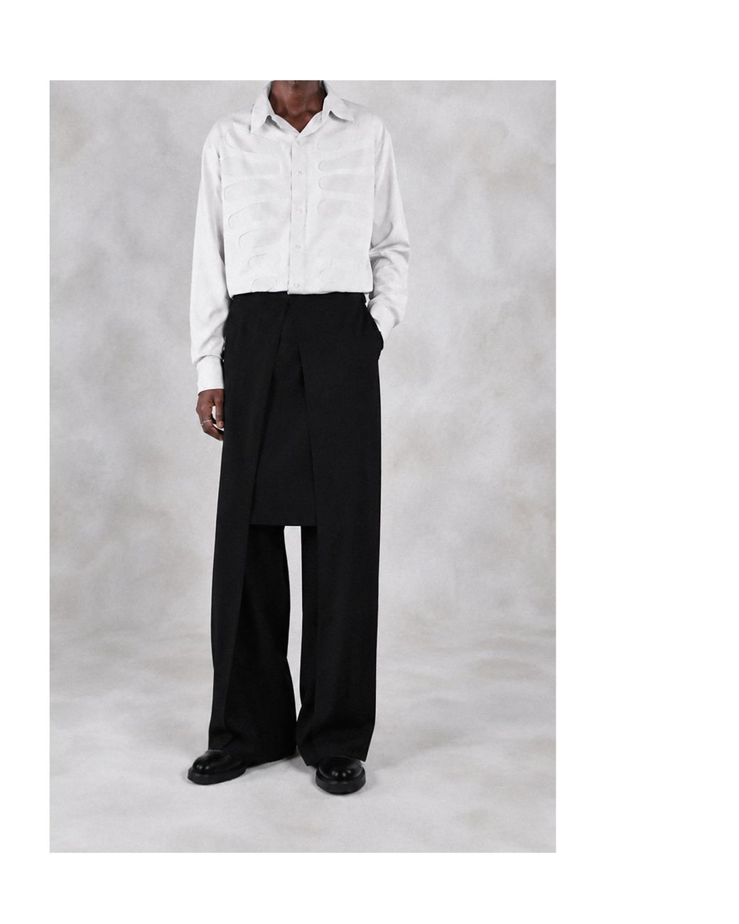 AVAVAV White Appliqué Oversized Shirt for men