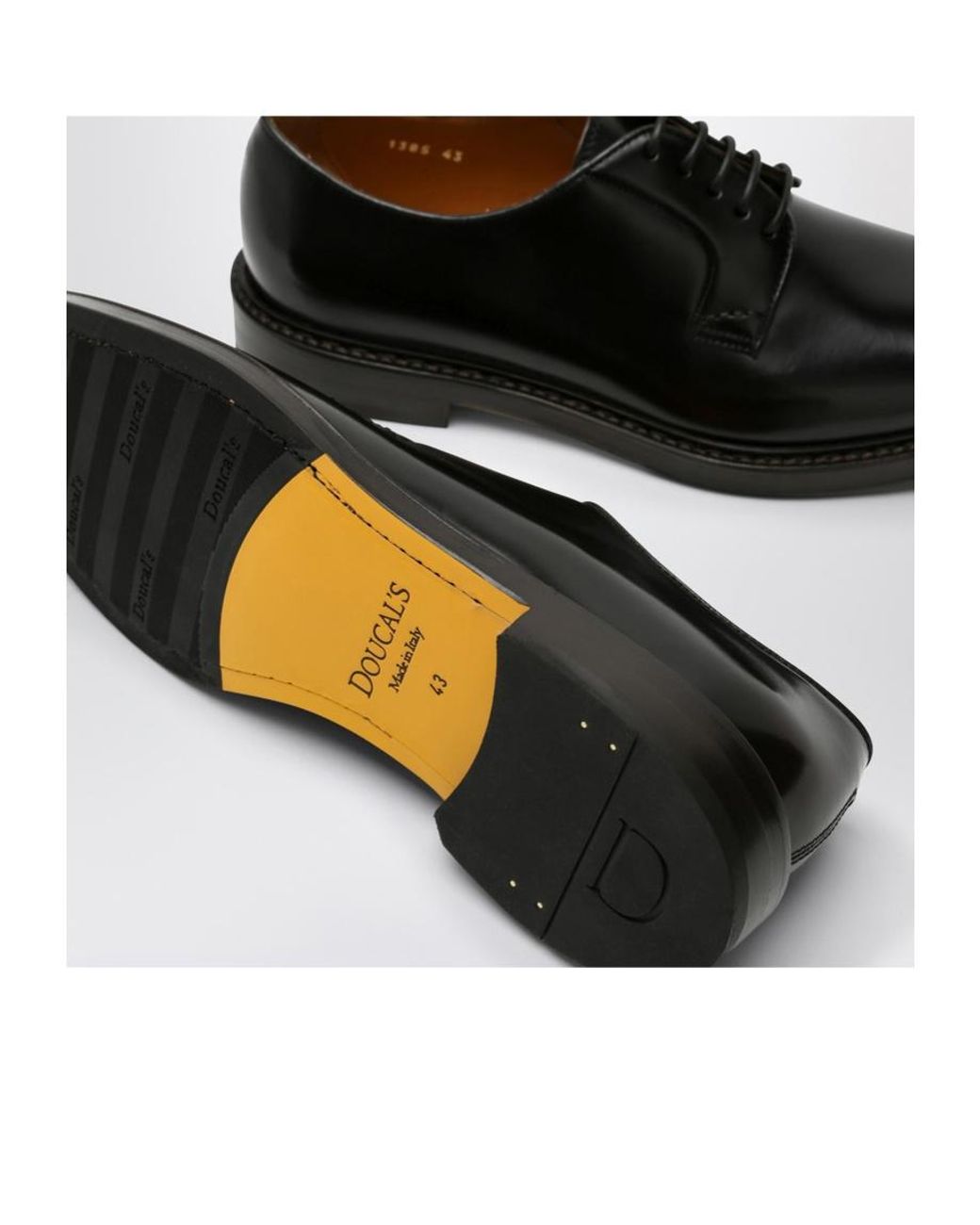 Doucal's Black Plain Derby Shoes for men