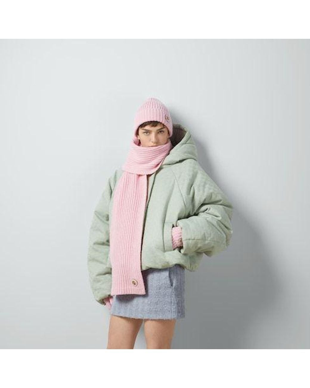 Gucci Pink Logo Patch Knit Scarf