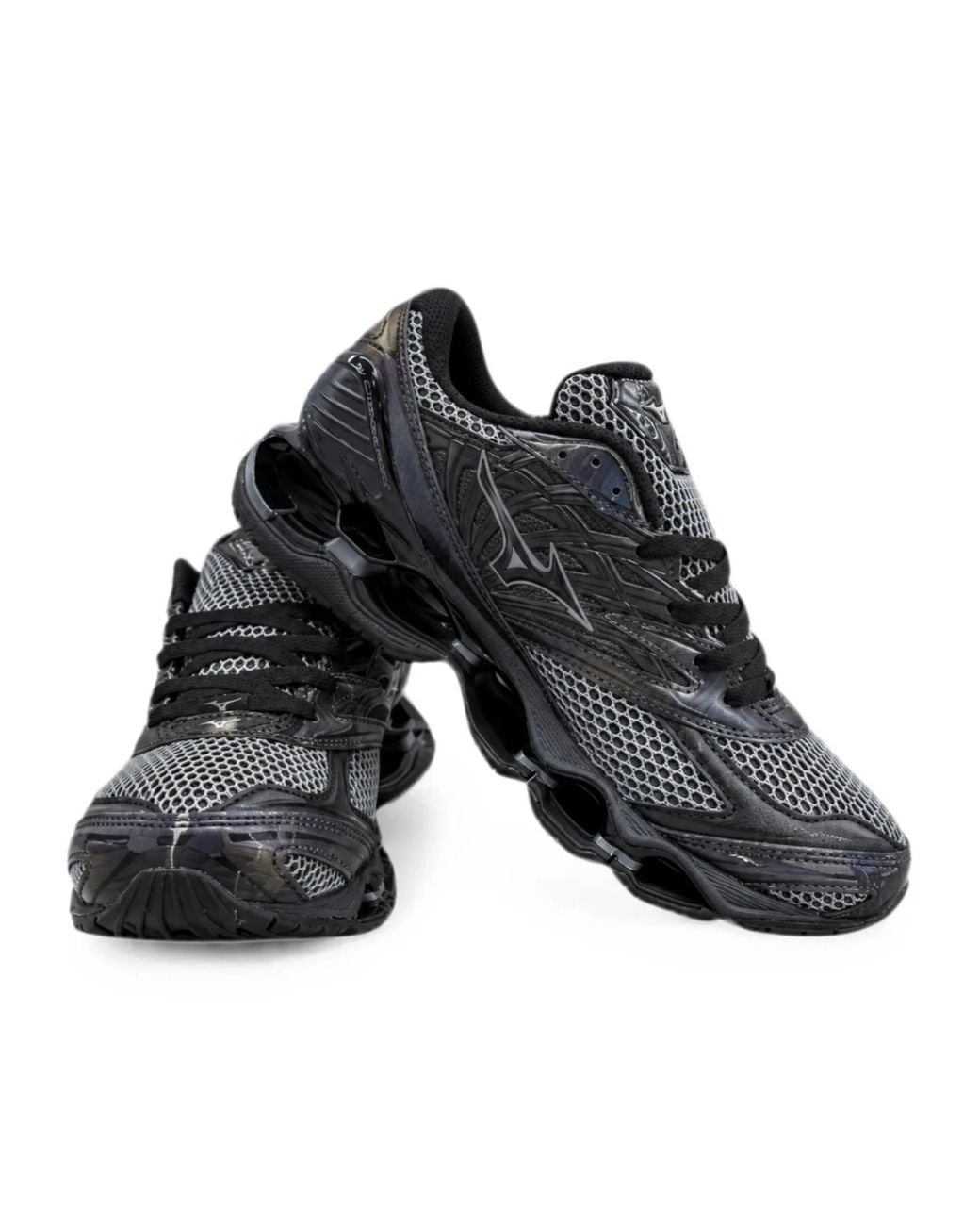 Mizuno Black Round-Toe Sneakers for men