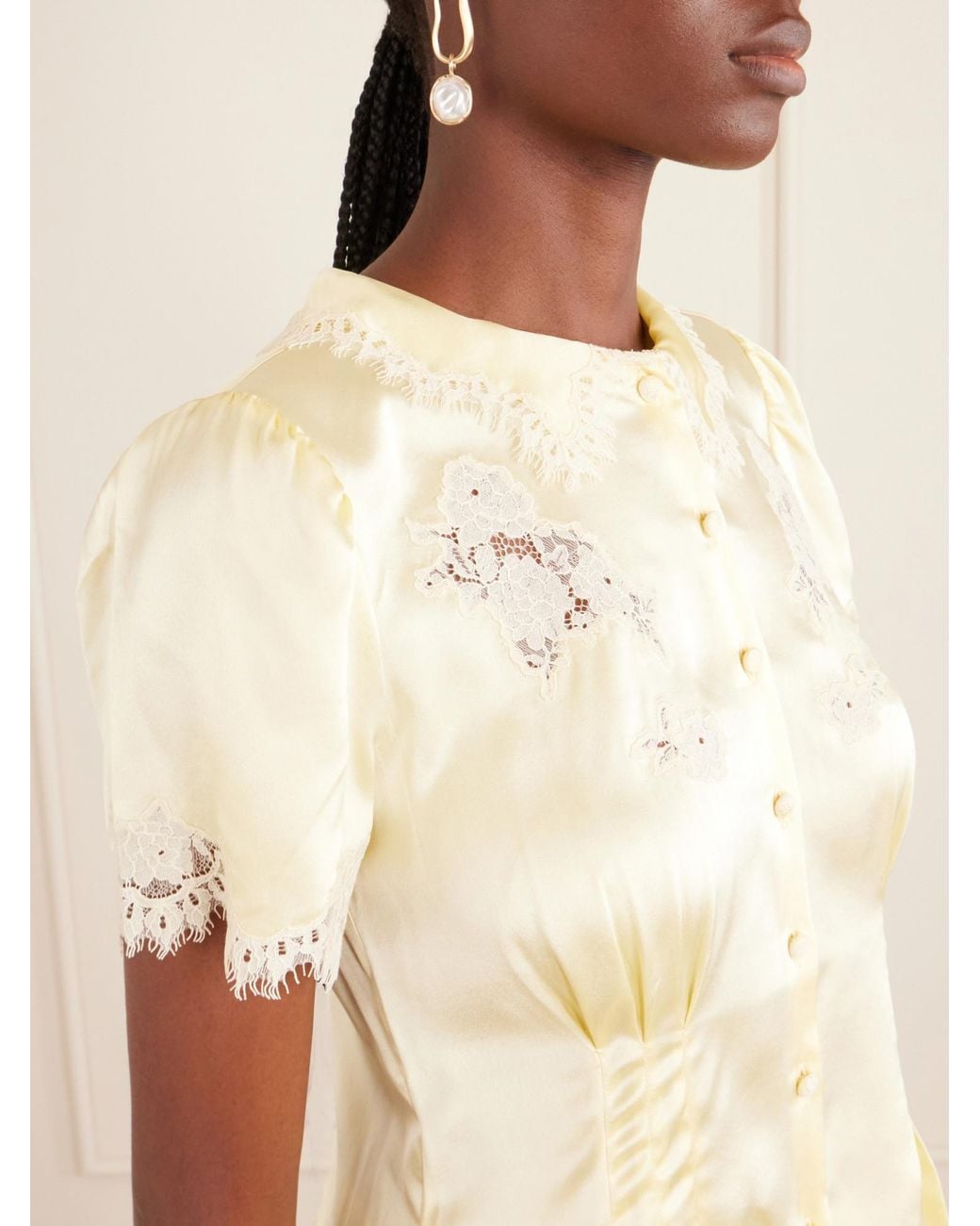 Doen White Trimmed Silk-Satin Blouse